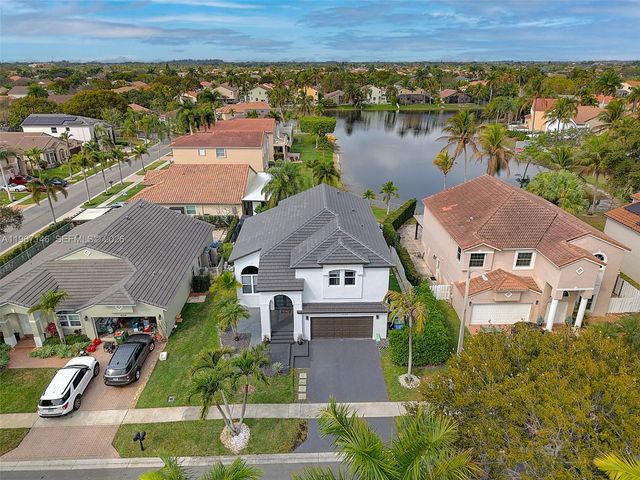 1034 NW 184th Way, Pembroke Pines, FL 33029