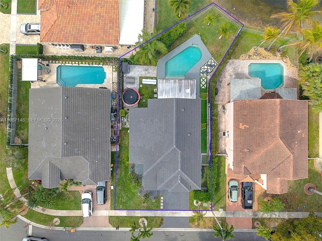 1034 NW 184th Way, Pembroke Pines, FL 33029