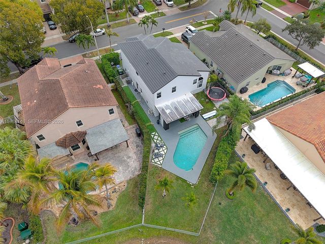 1034 NW 184th Way, Pembroke Pines, FL 33029