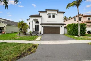1034 NW 184th Way, Pembroke Pines, FL 33029