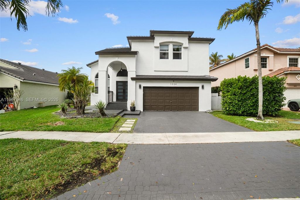 1034 NW 184th Way, Pembroke Pines, FL 33029