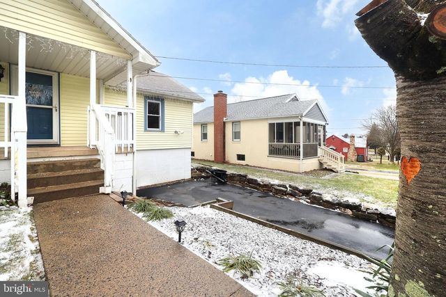 746 S NIXON RD, Pine Grove Mills, PA 16868