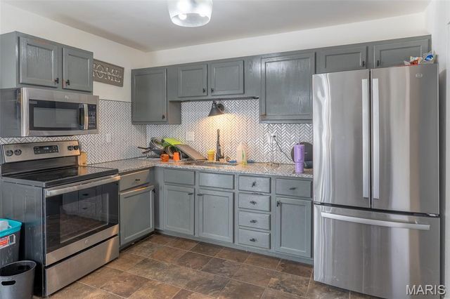 1062 Sunridge Trail W, Pevely, MO 63070