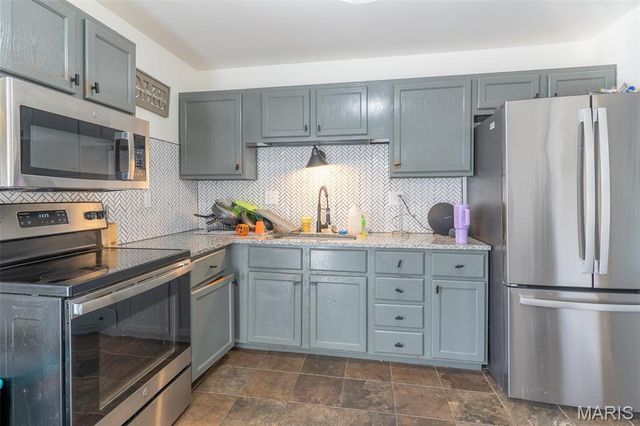 1062 Sunridge Trail W, Pevely, MO 63070