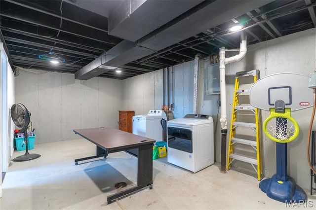 1062 Sunridge Trail W, Pevely, MO 63070