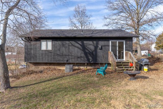 1062 Sunridge Trail W, Pevely, MO 63070