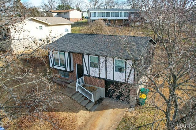 1062 Sunridge Trail W, Pevely, MO 63070