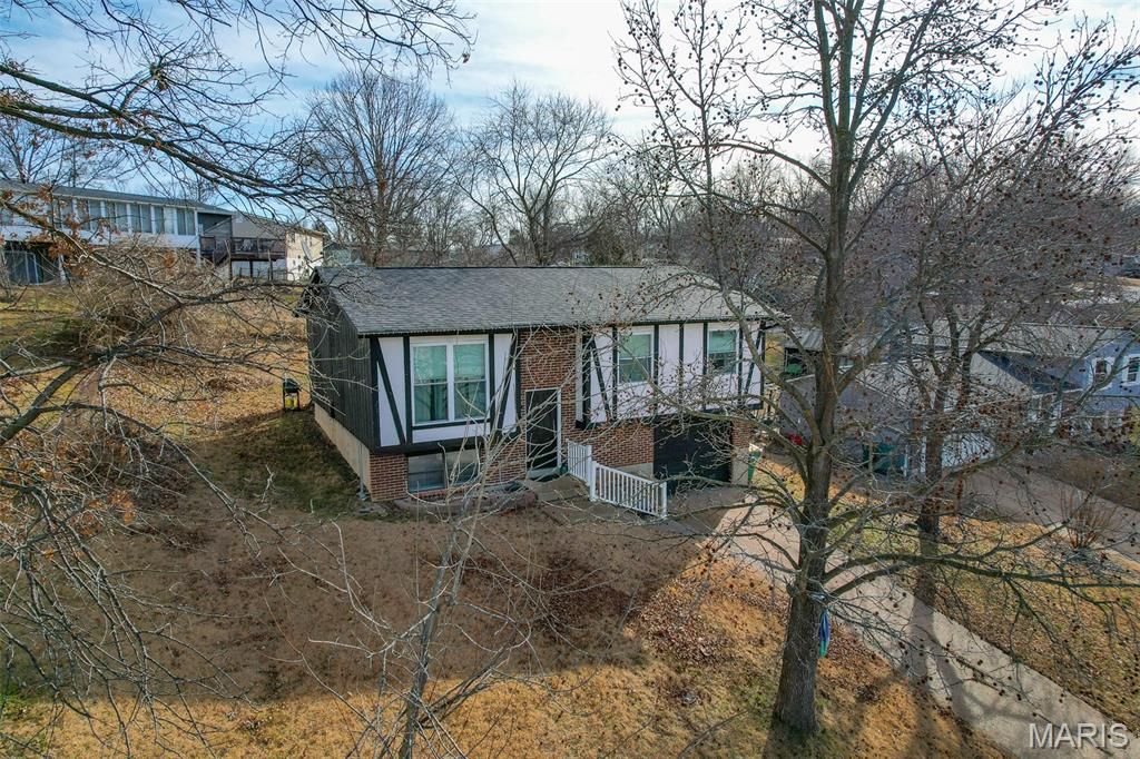 1062 Sunridge Trail W, Pevely, MO 63070