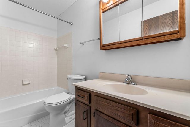 9700 Portland Avenue S 332, Bloomington, MN 55420