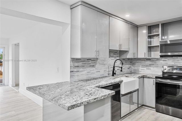 4157 SW 49th Ct, Dania Beach, FL 33314