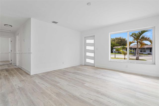 4157 SW 49th Ct, Dania Beach, FL 33314