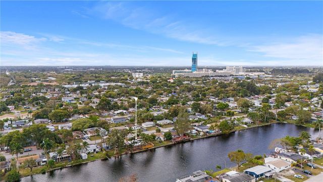 4157 SW 49th Ct, Dania Beach, FL 33314