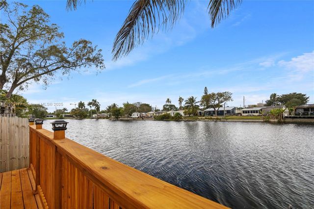 4157 SW 49th Ct, Dania Beach, FL 33314