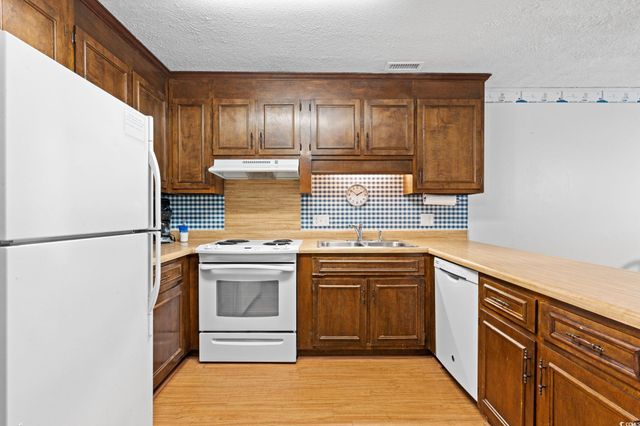 307 70th Ave N Apt 202, Myrtle Beach, SC 29572