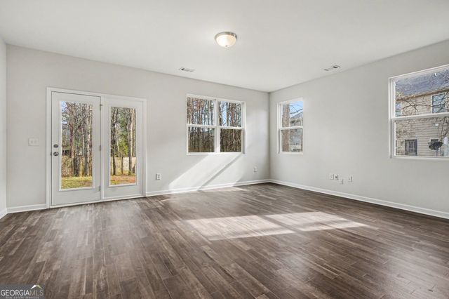 2332 Mckenna Square Drive, Lithonia, GA 30058