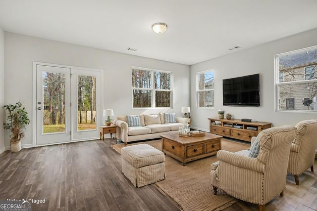 2332 Mckenna Square Drive, Lithonia, GA 30058