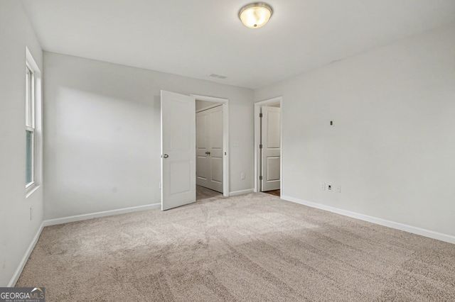 2332 Mckenna Square Drive, Lithonia, GA 30058