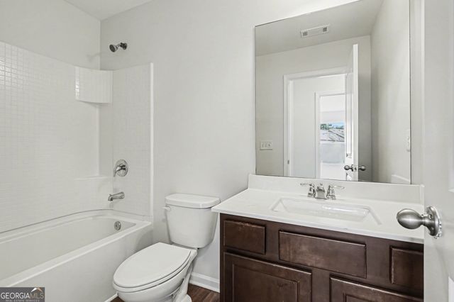 2332 Mckenna Square Drive, Lithonia, GA 30058