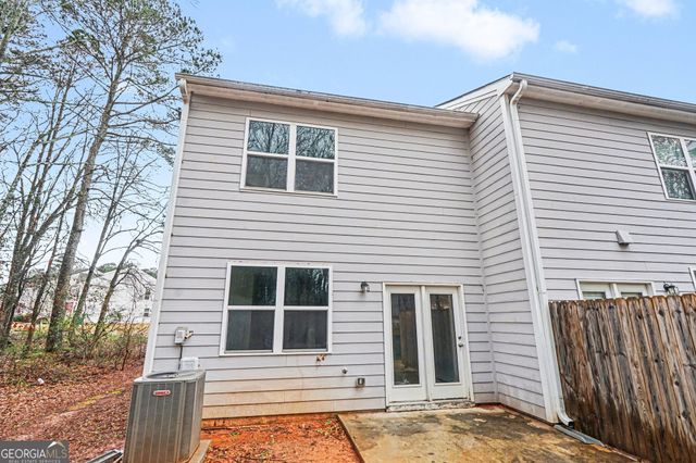 2332 Mckenna Square Drive, Lithonia, GA 30058