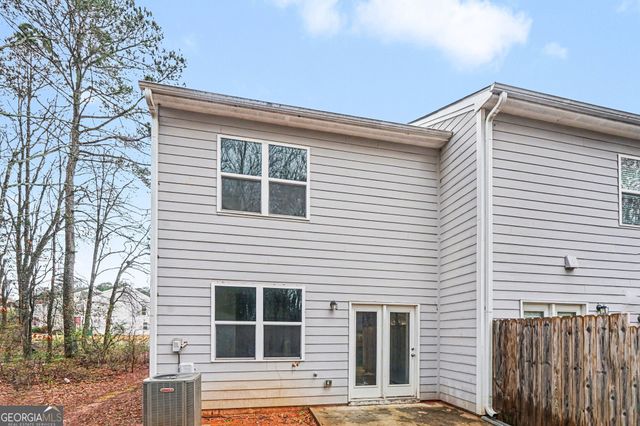 2332 Mckenna Square Drive, Lithonia, GA 30058