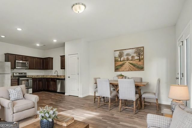 2332 Mckenna Square Drive, Lithonia, GA 30058