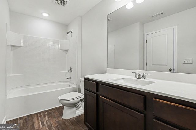 2332 Mckenna Square Drive, Lithonia, GA 30058