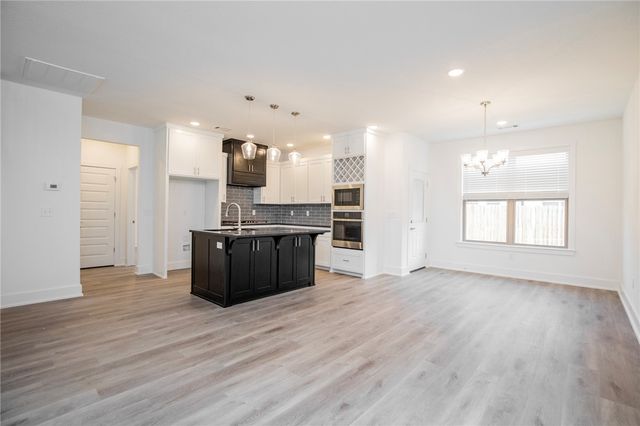 7104 SW High Meadow Boulevard, Bentonville, AR 72713