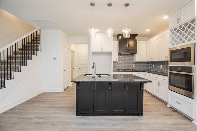 7104 SW High Meadow Boulevard, Bentonville, AR 72713