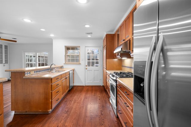 9651 Leaside Drive, Dallas, TX 75238