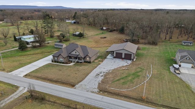 667 Pete Sain Rd, Manchester, TN 37355