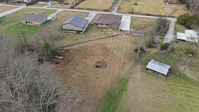 667 Pete Sain Rd, Manchester, TN 37355