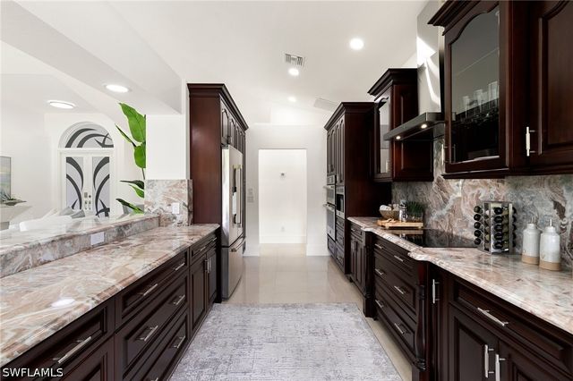 221 10th ST SE, Naples, FL 34117