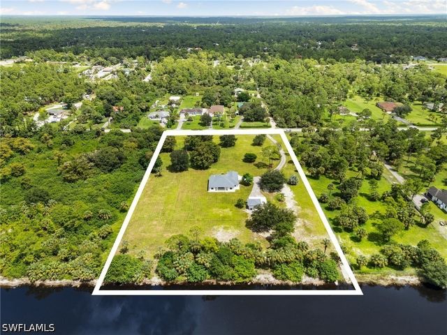 221 10th ST SE, Naples, FL 34117