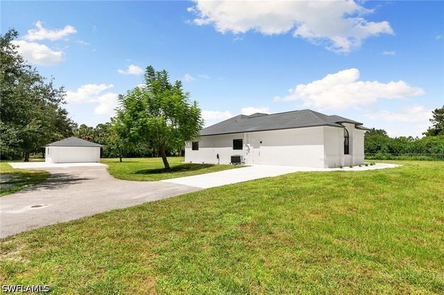 221 10th ST SE, Naples, FL 34117