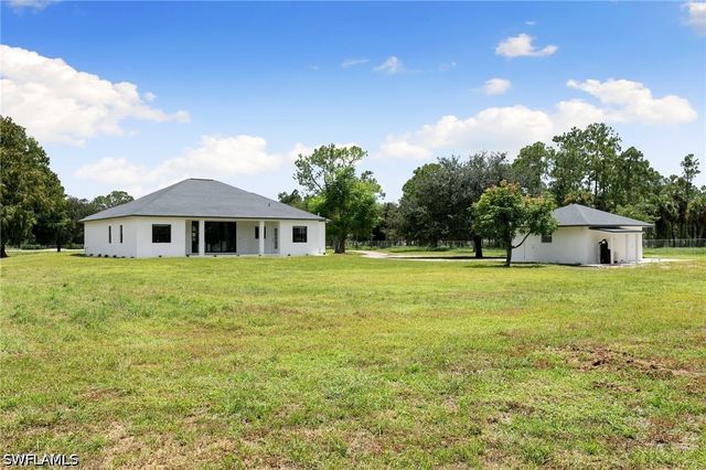 221 10th ST SE, Naples, FL 34117