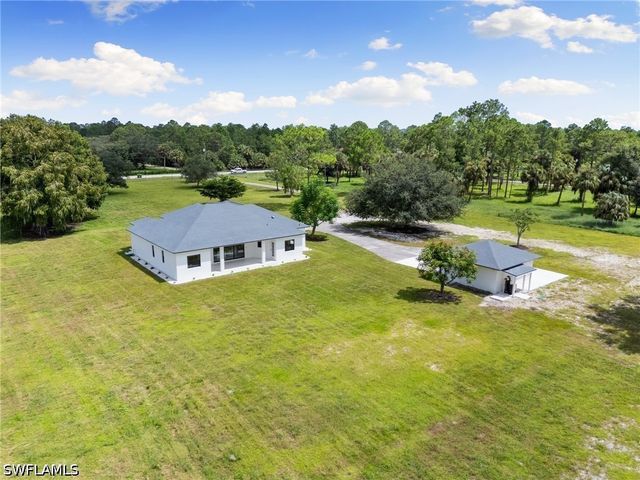 221 10th ST SE, Naples, FL 34117