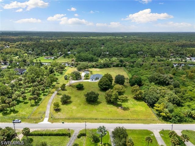 221 10th ST SE, Naples, FL 34117