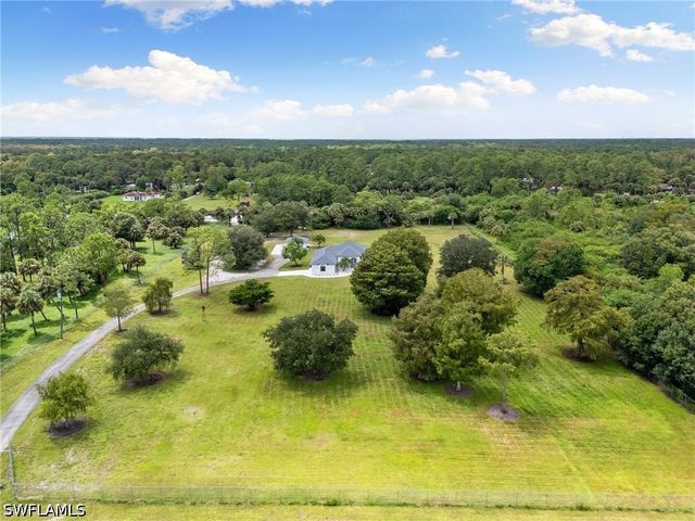 221 10th ST SE, Naples, FL 34117