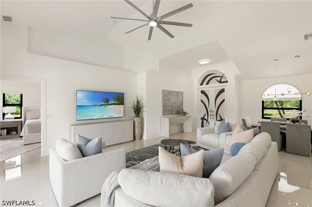 221 10th ST SE, Naples, FL 34117