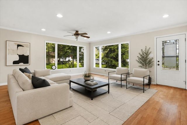 26797 W Longwood Drive, Ingleside, IL 60041
