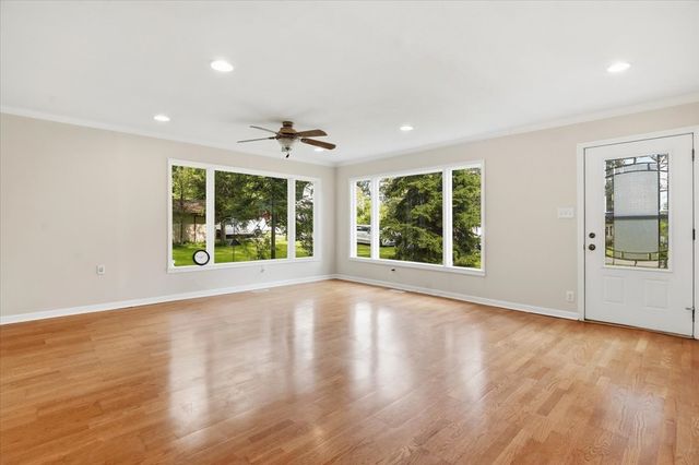 26797 W Longwood Drive, Ingleside, IL 60041