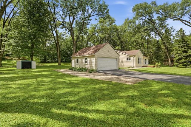 26797 W Longwood Drive, Ingleside, IL 60041