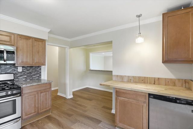 26797 W Longwood Drive, Ingleside, IL 60041