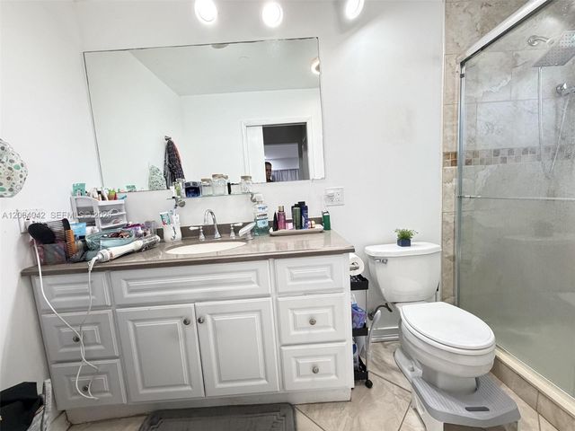 1250 NW 46th St, Deerfield Beach, FL 33064