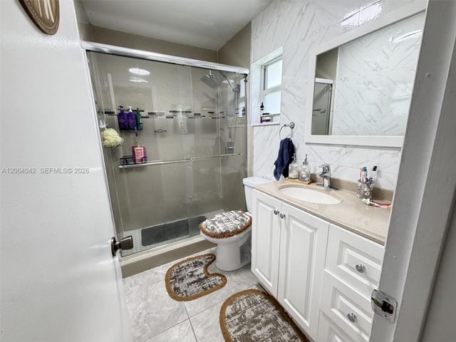 1250 NW 46th St, Deerfield Beach, FL 33064