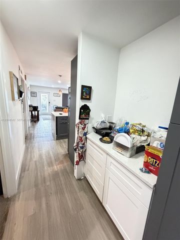 1250 NW 46th St, Deerfield Beach, FL 33064
