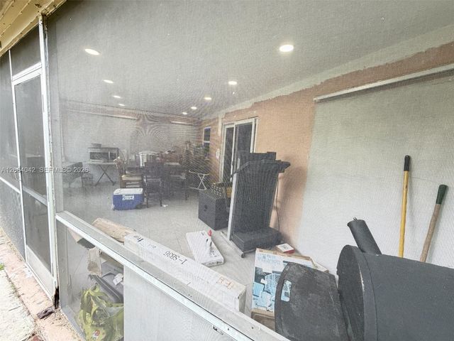 1250 NW 46th St, Deerfield Beach, FL 33064