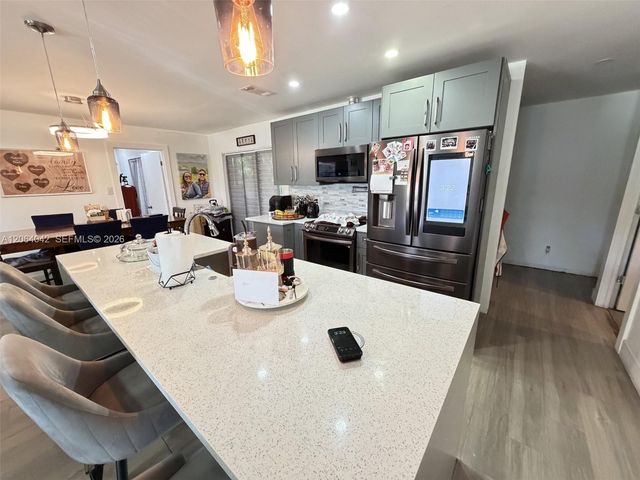 1250 NW 46th St, Deerfield Beach, FL 33064