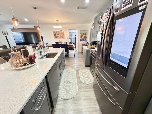 1250 NW 46th St, Deerfield Beach, FL 33064