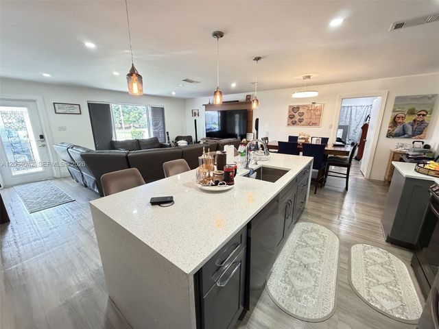 1250 NW 46th St, Deerfield Beach, FL 33064